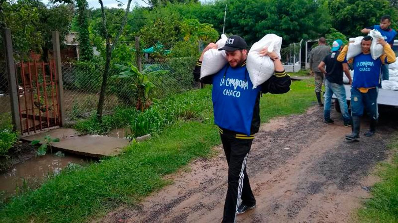 Chaco: Militantes de La Cámpora asisten a los afectados en zonas inundadas