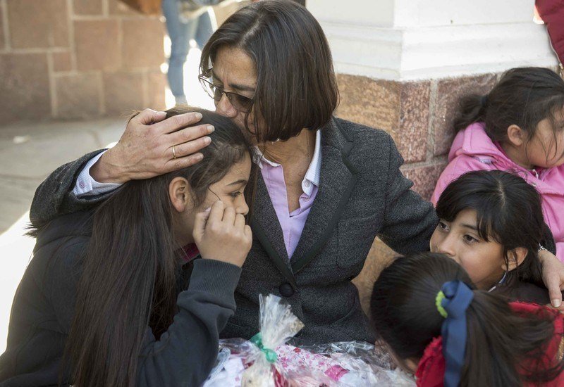 La gobernadora anunció la continuidad del boleto estudiantil gratuito y la entrega de guardapolvos y kits escolares