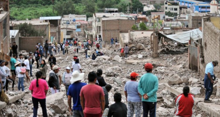 Avalanchas de lodo en sur de Perú dejan al menos 5 muertos tras intensas lluvias en los Andes