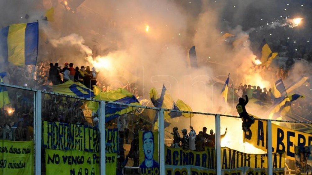 Un hincha de Central se cayó desde la platea y está en «estado reservado»