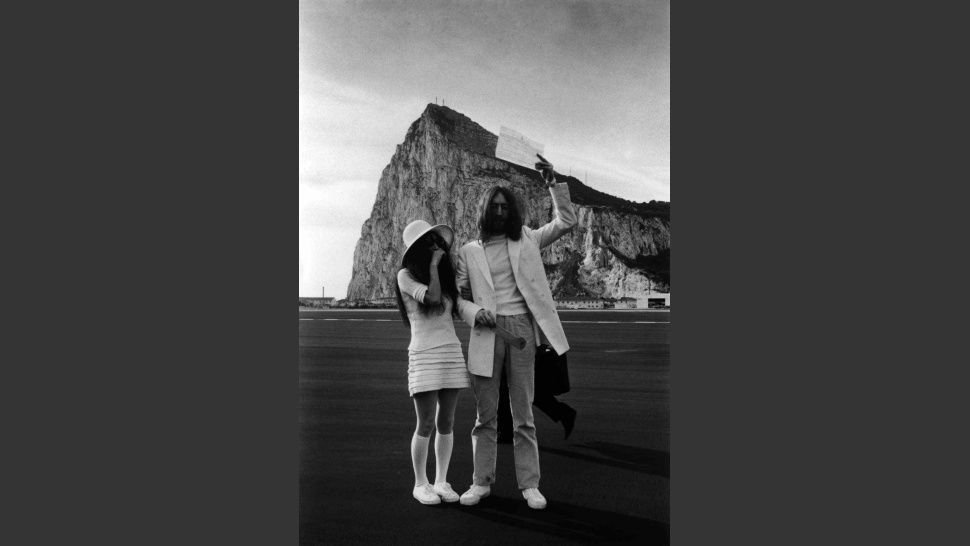 Yoko Ono confirmó la reedición de The Wedding Album, realizado con John Lennon