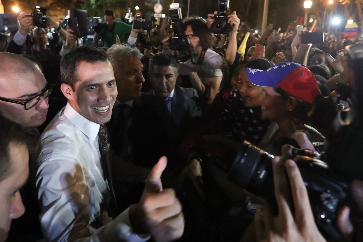 Guaidó vuelve a Caracas «protegido» por el respaldo internacional