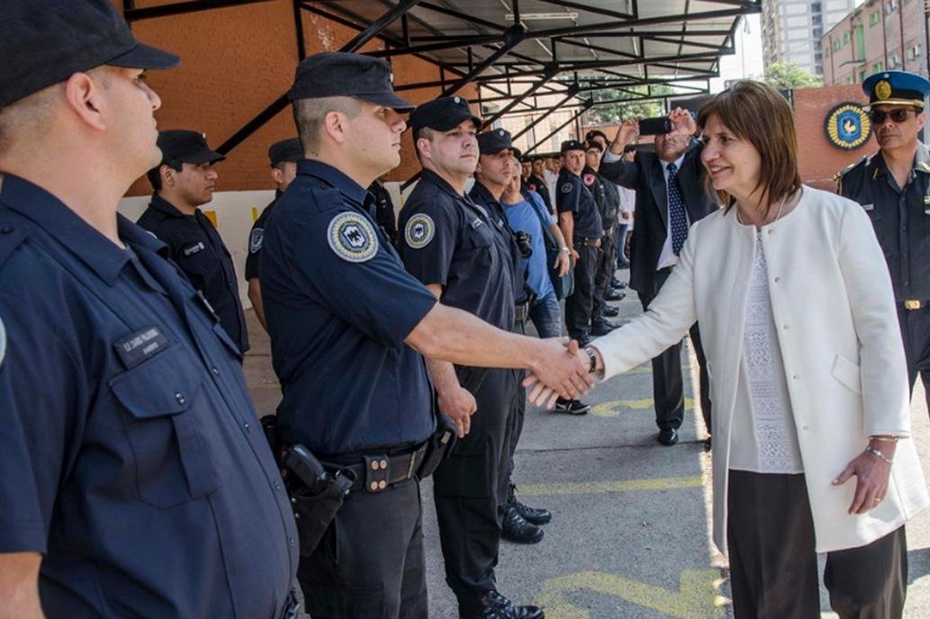 Patricia Bullrich: «Las mafias ya están actuando»