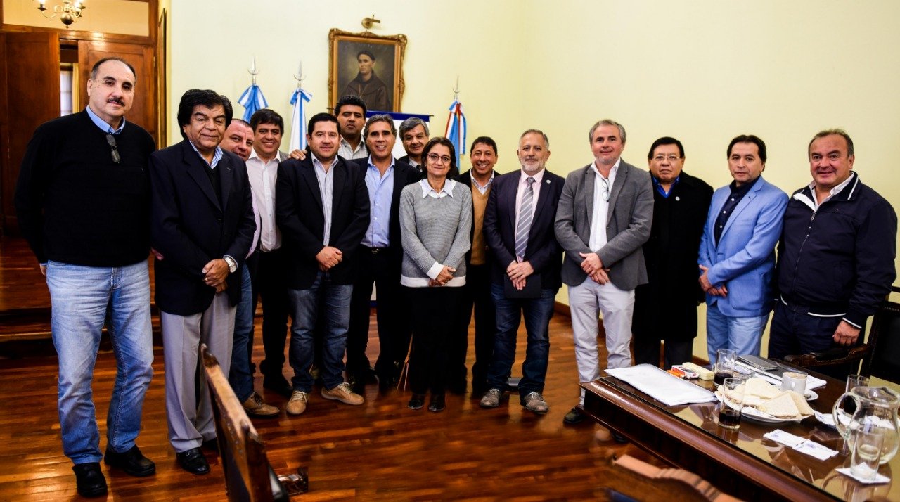 La Gobernadora Corpacci se reunió con los Senadores del Bloque del FJPV