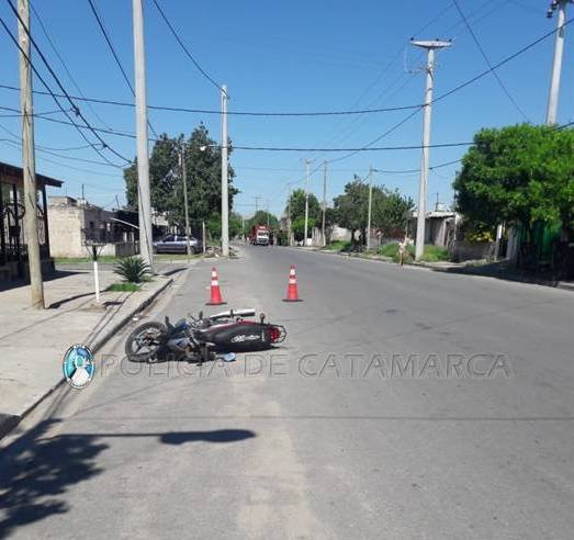 Joven lesionada tras derrapar en una motocicleta