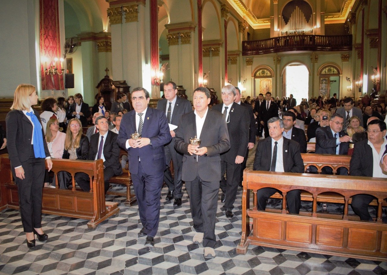 Diputados y empleados legislativos rindieron su homenaje a la Virgen del Valle