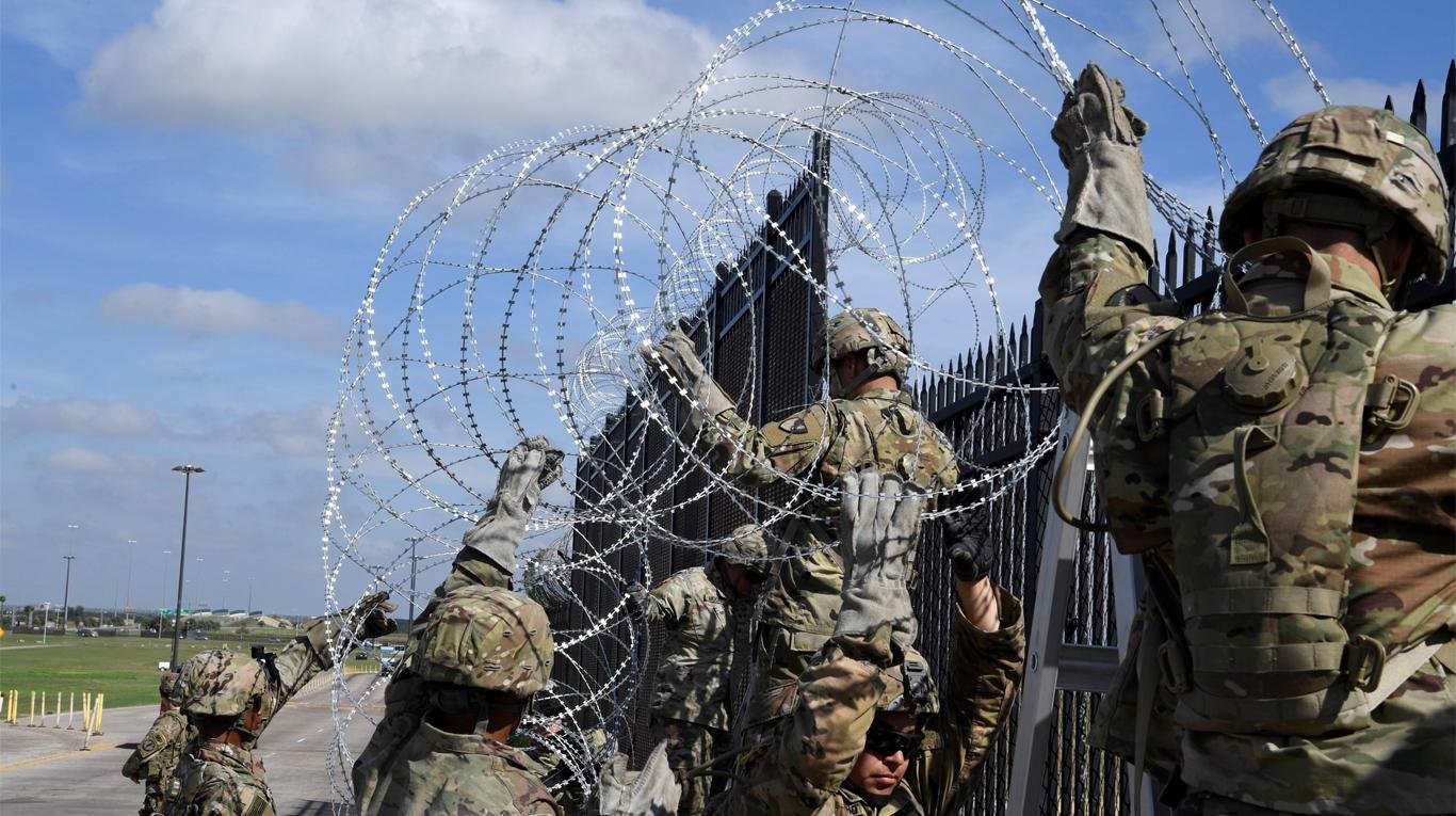 Donald Trump amenaza con enviará más soldados y hasta con cerrar a la frontera con México