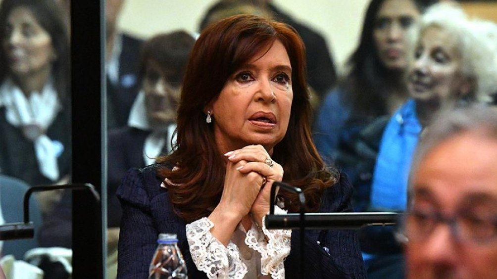 La ex presidenta Cristina Kirchner asistió a la cuarta jornada del juicio en su contra