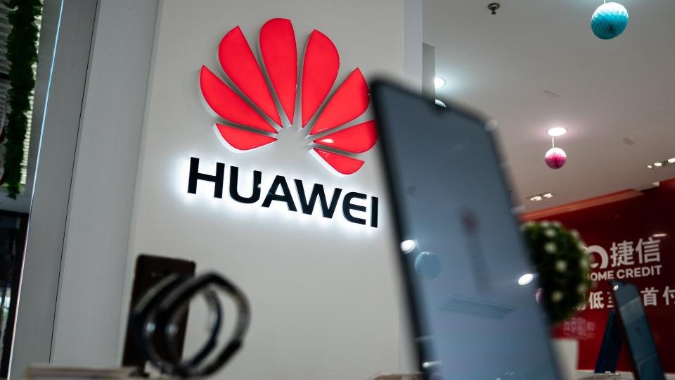 Google rompe relaciones comerciales con Huawei, por el decreto del presidente Trump