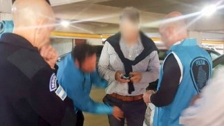 Detuvieron a un pediatra del Garrahan por tenencia y distribución de pornografía infantil