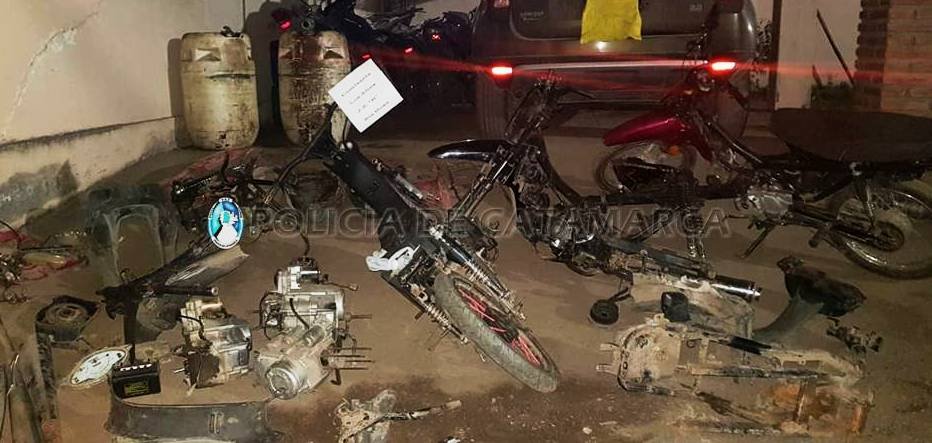 Detienen a banda de adolescentes con moto-partes en Santa Rosa