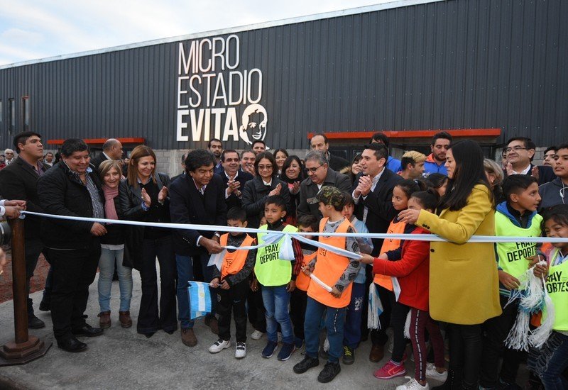 Lucía participó de la inauguración del Polideportivo Municipal de Fray Mamerto Esquiú