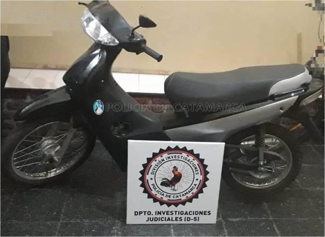 Recuperan una motocicleta robada en la Capital