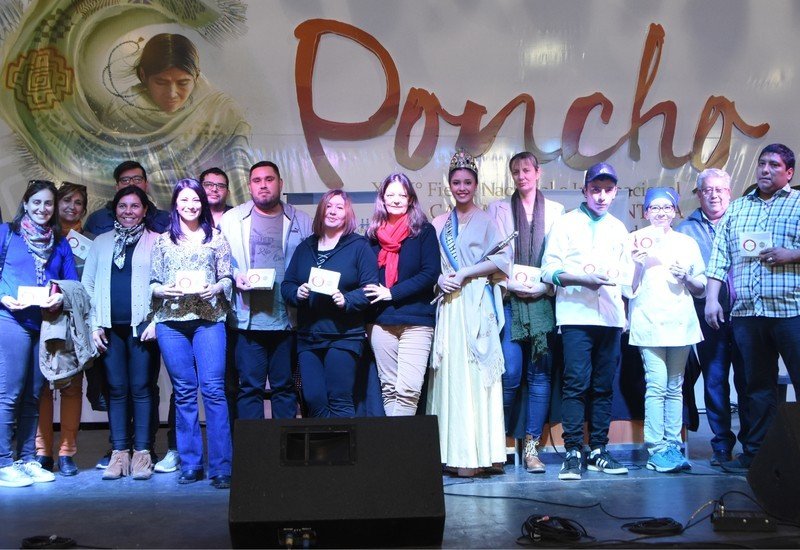 Poncho 2019, presentaron el Recetario de Cocina Fusión