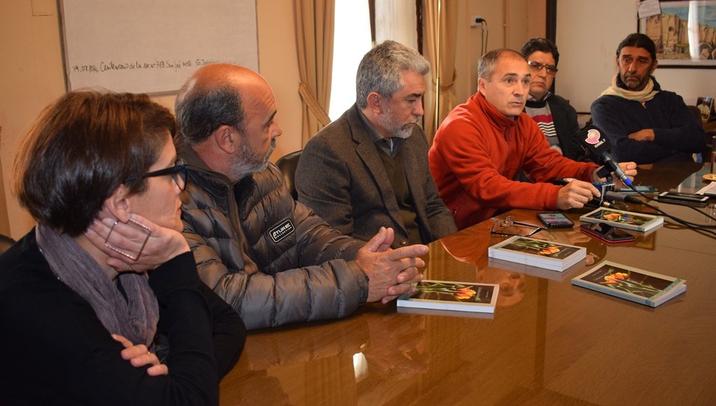 Educación presentó el libro “Crónicas Andariegas”