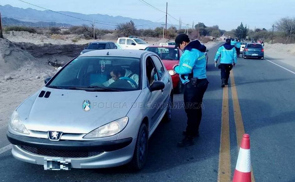 Secuestran más de 200 vehículos en un operativo de control vehicular e identificación de personas en Santa María