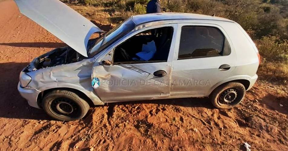 Vuelco con daños materiales en Ancasti