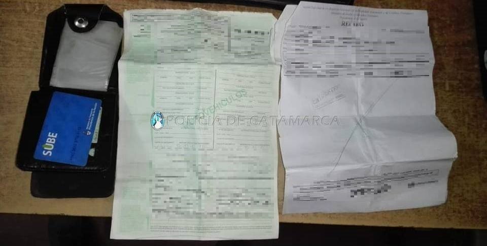 Recuperan una motocicleta sustraída y arrestan a dos jóvenes