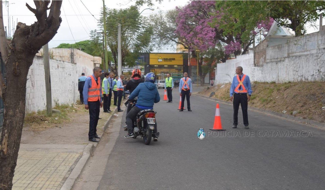 Aspirantes a Agentes de Policía realizaron prácticas Profesionalizantes en la zona alta de la Capital