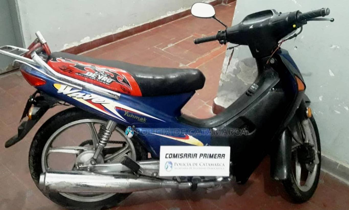 Recuperan una moto sustraída en el centro de la Capital