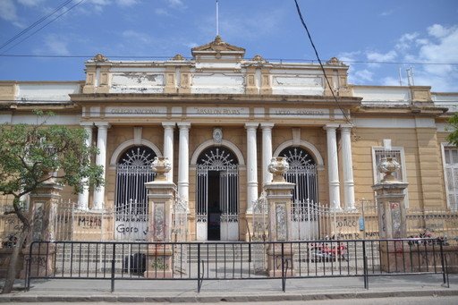 Un indigente violó a una adolescente de 15 años