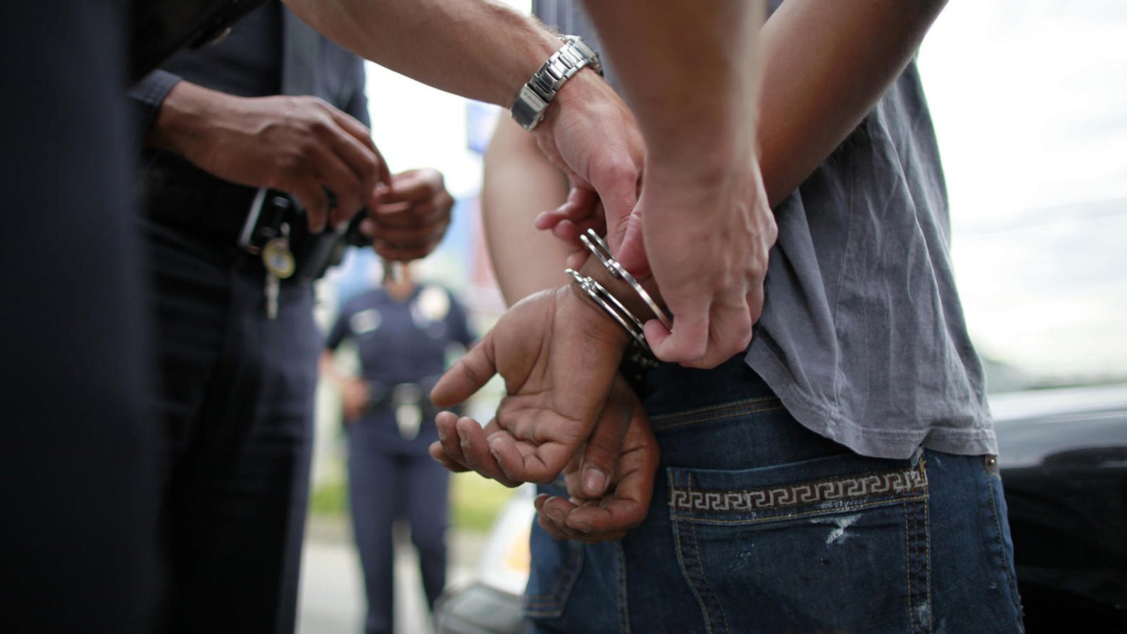 Detienen a un hombre por presunto abuso sexual