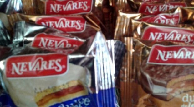 La ANMAT prohibió la comercialización de una marca de alfajores, galletitas, budines y turrones
