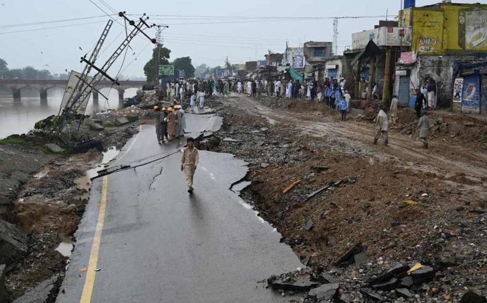 26 muertos y 300 heridos por un terremoto en Pakistán