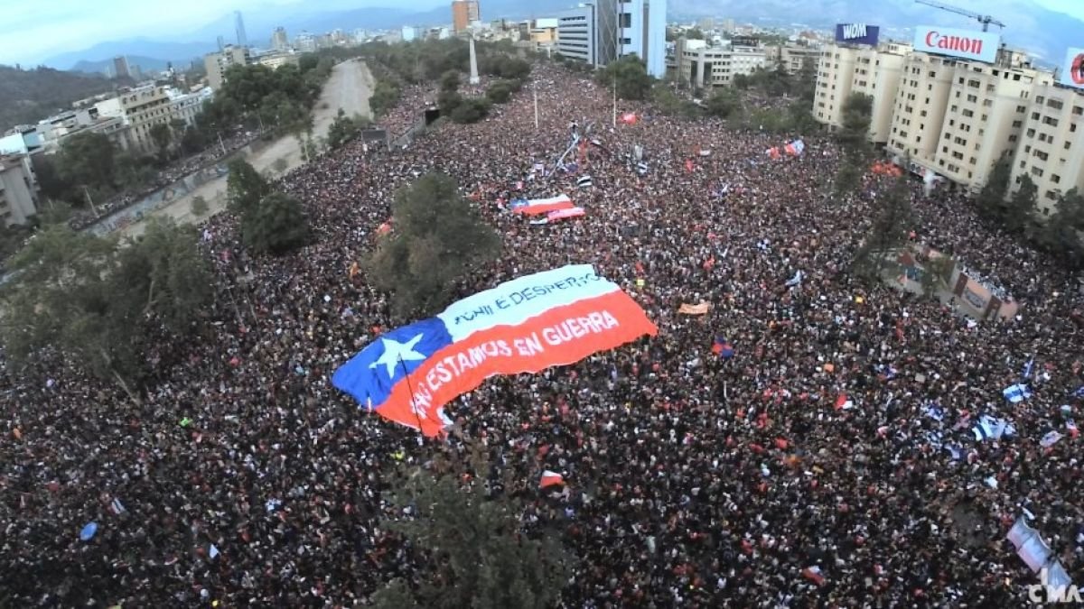 Más de un millón de personas participaron en la «Marcha más grande de Chile»: pidieron la renuncia de Piñera