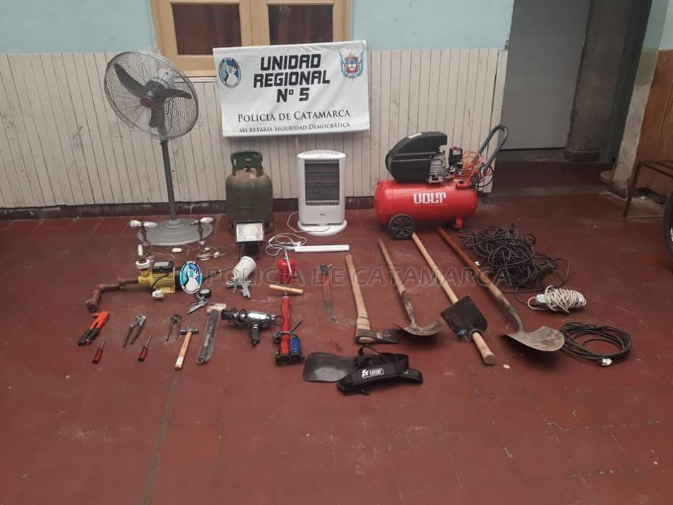 Aprehenden a dos jóvenes y recuperan elementos sustraídos en Tinogasta