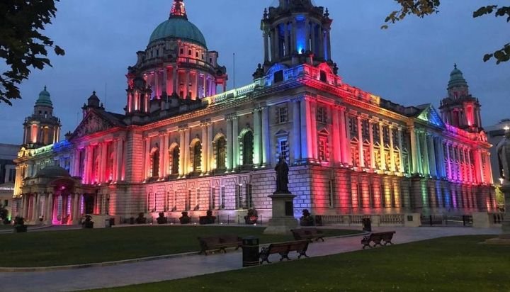 Irlanda del Norte legalizó el aborto y el matrimonio igualitario