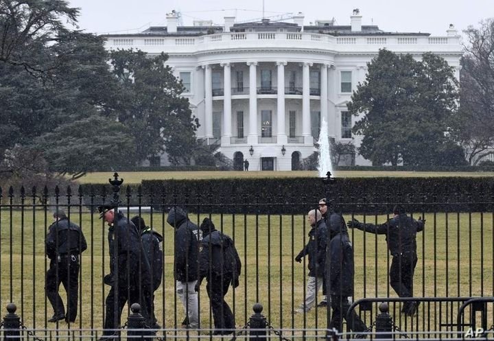 Evacuaron la Casa Blanca y el Capitolio por «amenaza» aérea