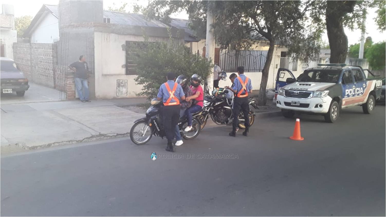 Operativo de control vehicular e identificación de personas en Capital y Fray Mamerto Esquiú