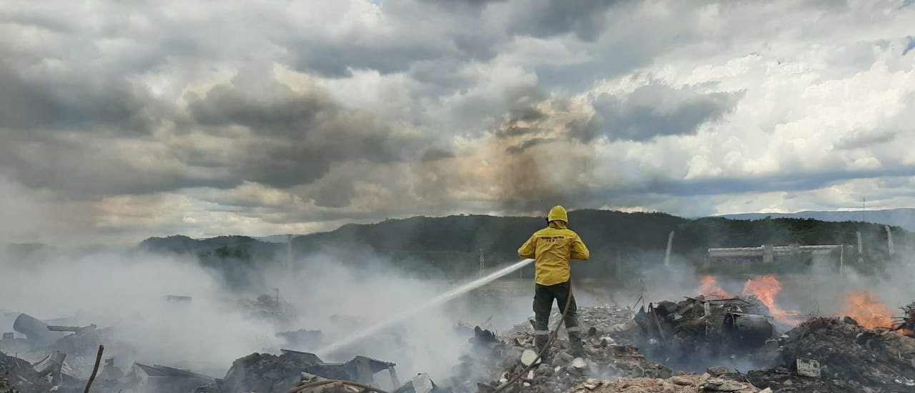 Incendio forestal en cercanías de la disco “Bigote”