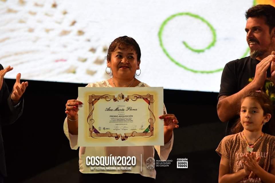 Tejido de artesana santamariana premiado en Cosquín