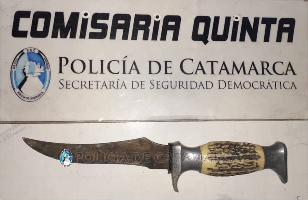 Secuestran un arma blanca en la zona oeste de la Capital
