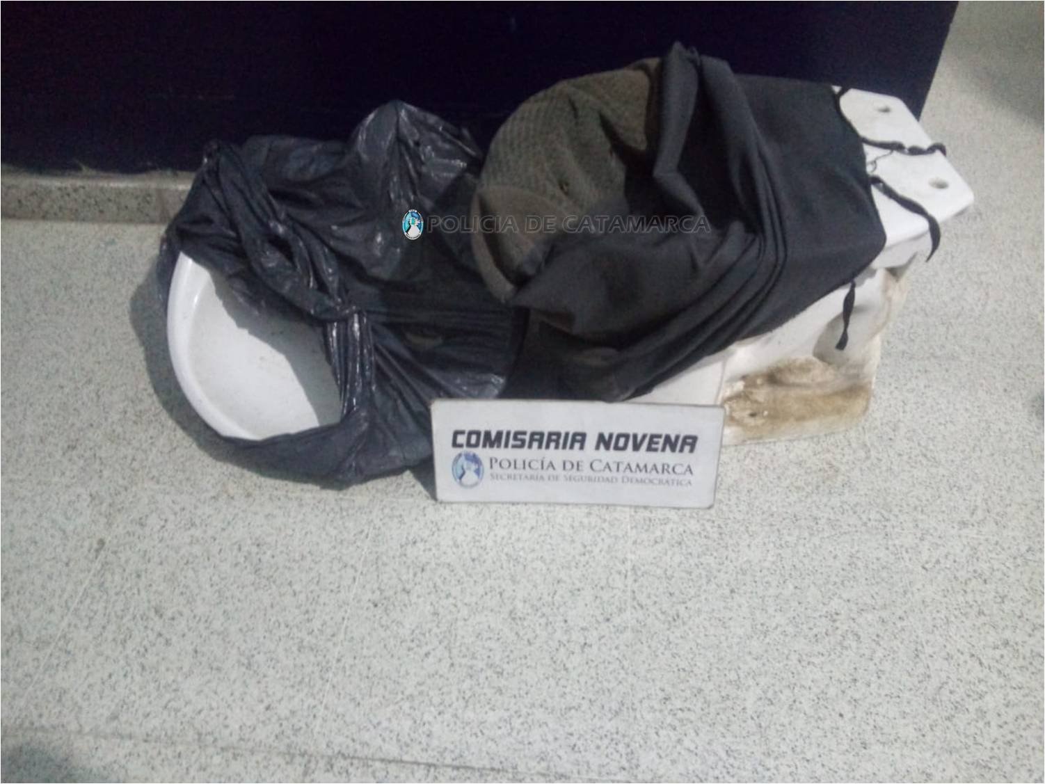 En el sur de la Capital aprehenden a un joven y secuestran sanitarios de dudosa procedencia