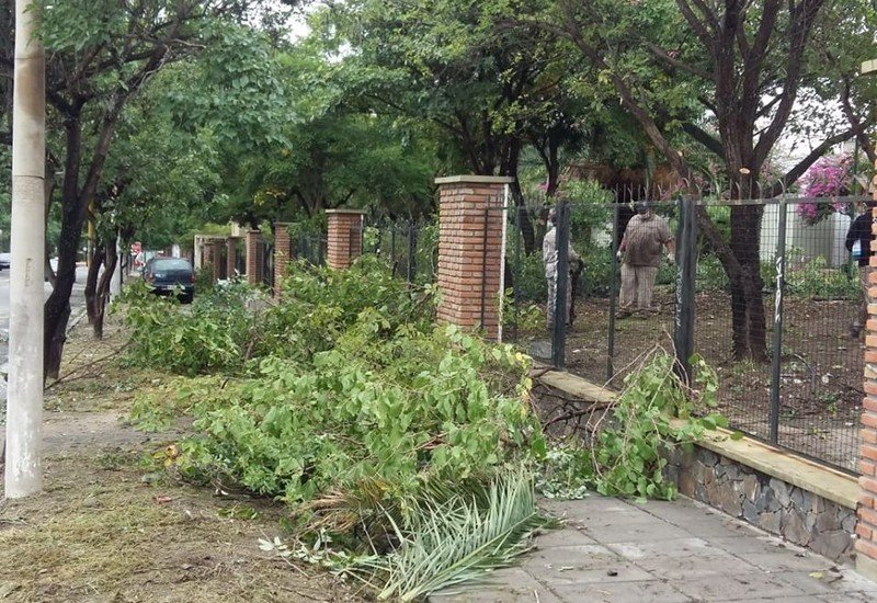 Limpieza y arreglos eléctricos en el Hospital San Juan Bautista