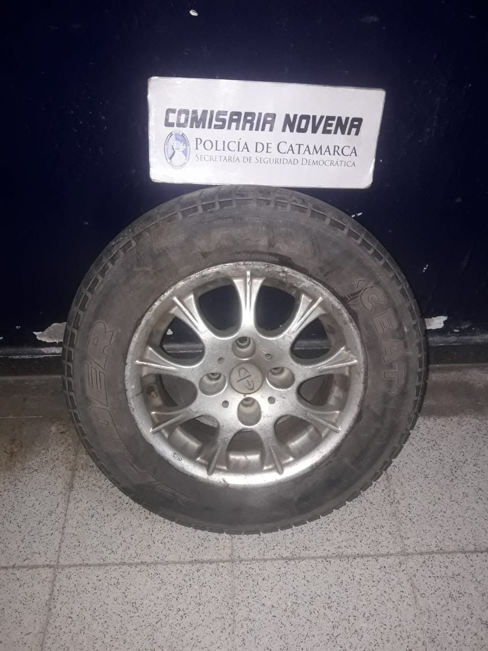 Recuperan una rueda de auxilio robada
