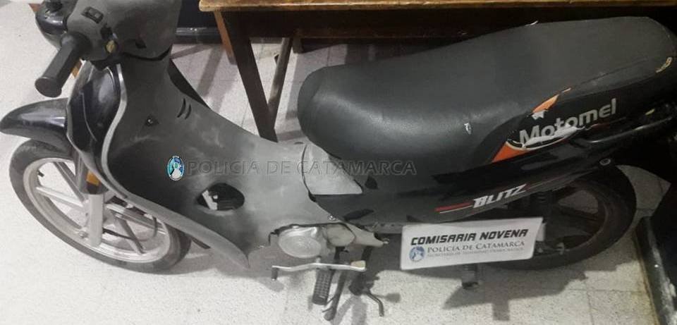 Detienen a un joven y recuperan una motocicleta robada en el sur de la Capital