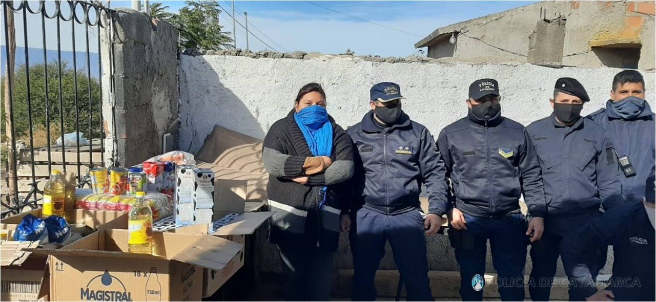 Policías entregaron donaciones en un Comedor Comunitario de la Capital