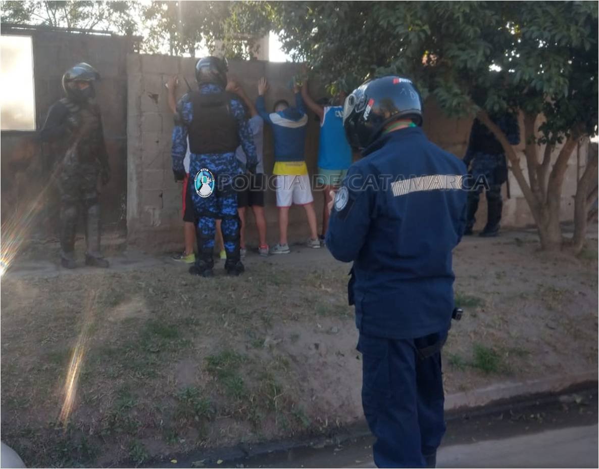 Operativos de control vehicular e identificación de personas en Capital y Fray Mamerto Esquiú