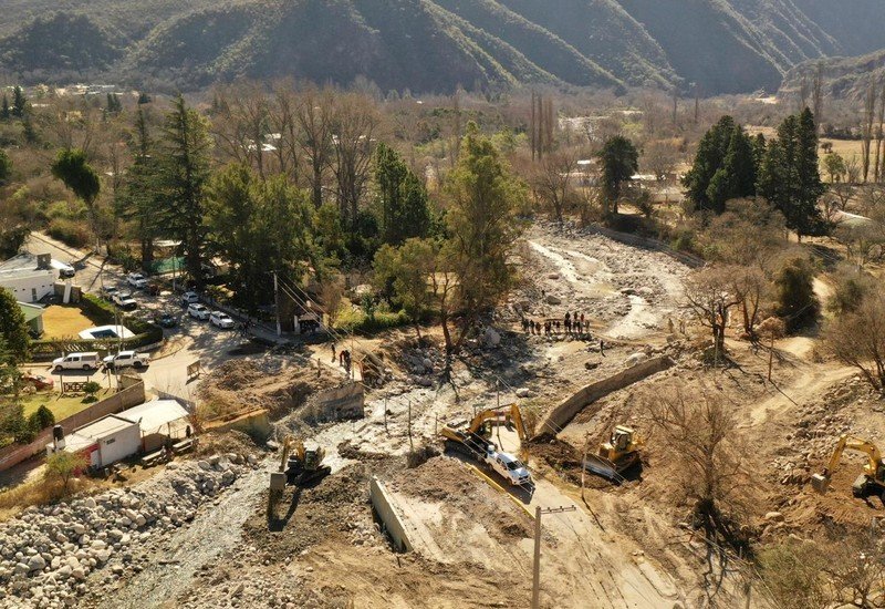 El gobernador Raúl Jalil supervisó inicio de obras en El Rodeo