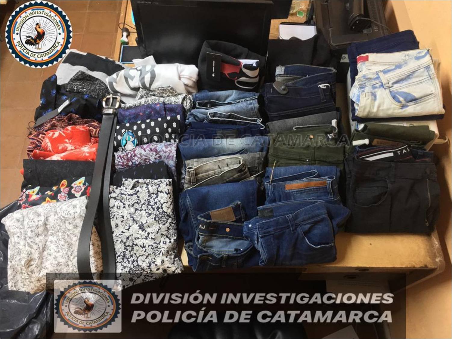 Tras un registro domiciliario en el sector norte de la Capital recuperan varias prendas de vestir sustraídas en un comercio del centro y arrestan a un hombre