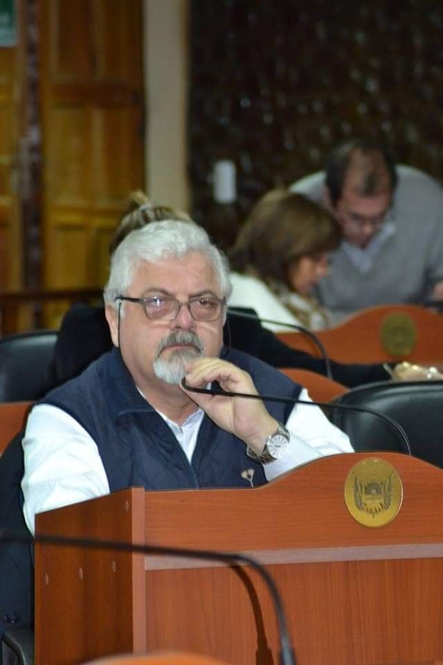 A los voceros del senador Castillo