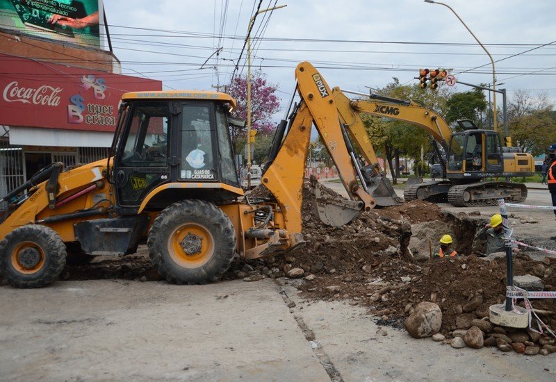 Renovación de colector cloacal en Av. Virgen del Valle y Belgrano