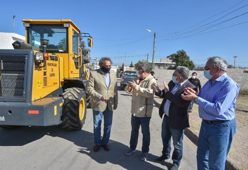 Raúl completó agenda en Santa María y Belén recorriendo obras y entregando netbooks de Conectar Igualdad