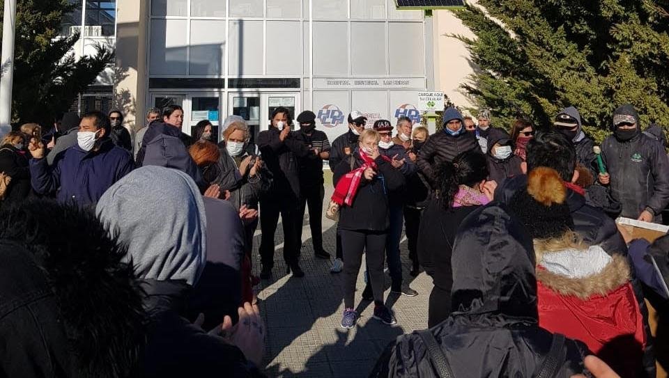 Marcha en pedido de justicia por la muerte de gemelos en el baño de un hospital en Santa Cruz