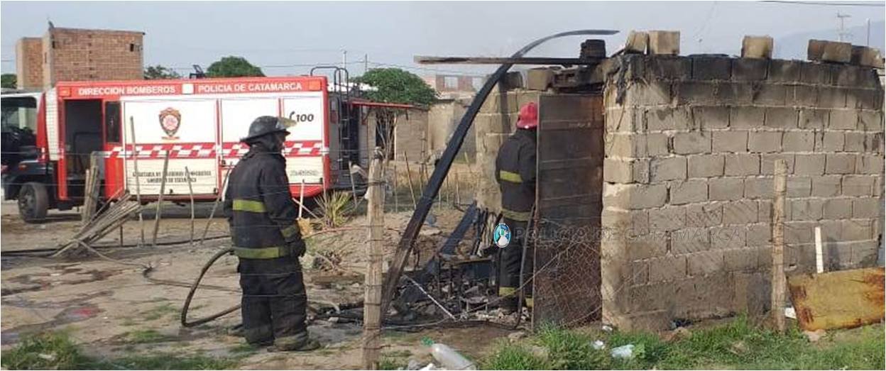 Voraz incendio en una vivienda del sector norte de la Capital