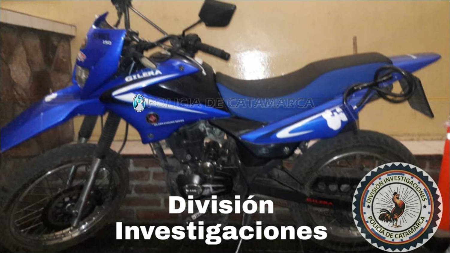 Aprehenden a dos jóvenes tras recuperar una motocicleta sustraída y secuestrar dinero en efectivo